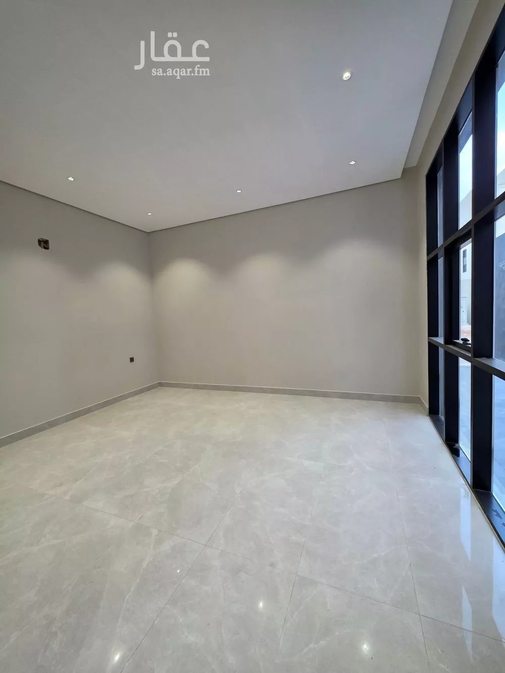 5 bedroom floor in Al Maizilah 7