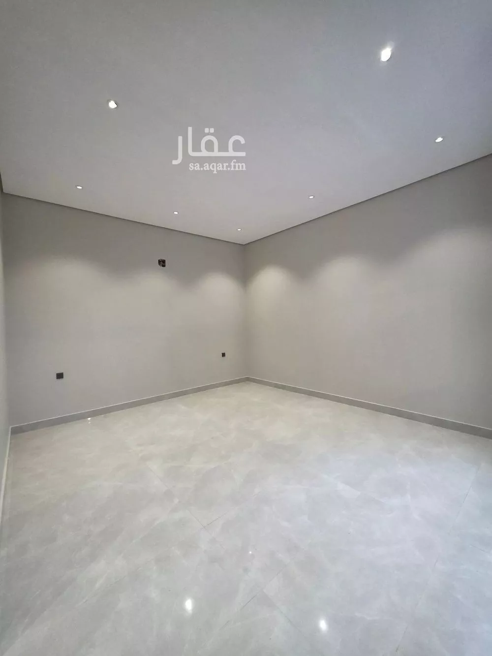 5 bedroom floor in Al Maizilah 9