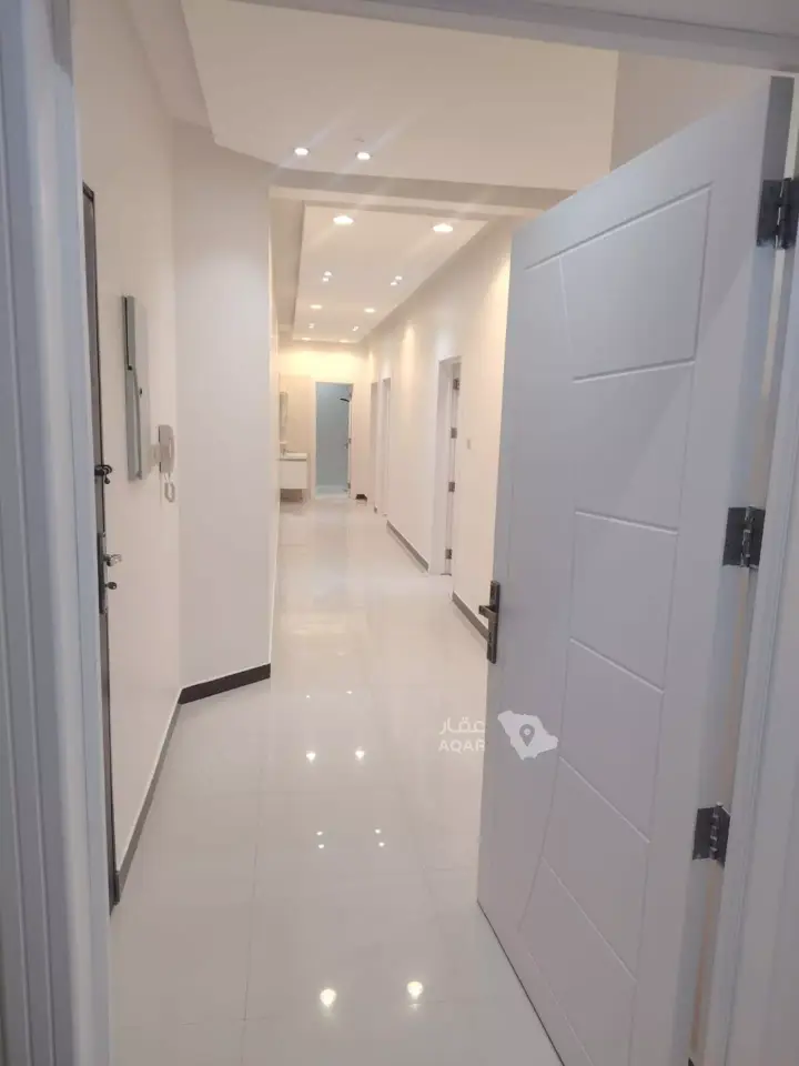 3 bedroom apartment in Ishbiliyah, Riyadh 6