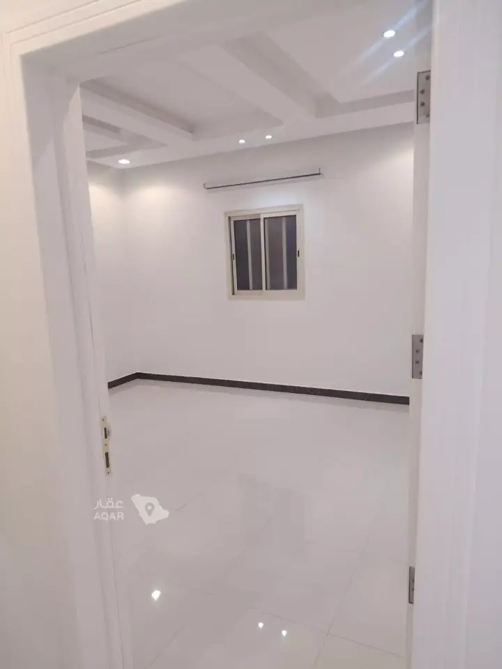 3 bedroom apartment in Ishbiliyah, Riyadh 2