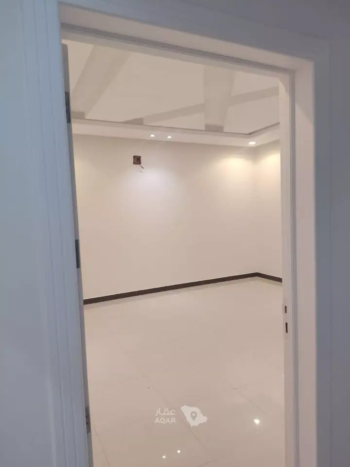 3 bedroom apartment in Ishbiliyah, Riyadh 8