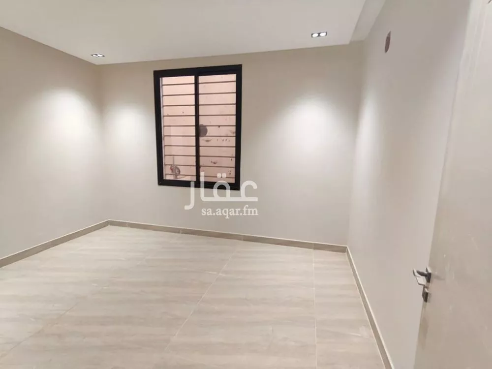 4 bedroom floor in Badr 11