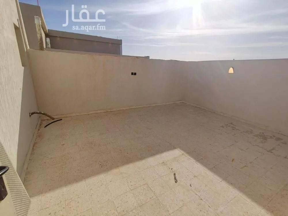 4 bedroom floor in Badr 18
