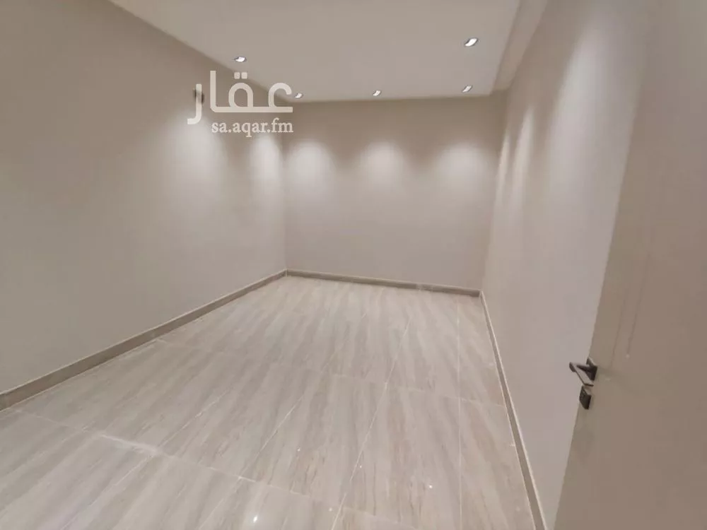 4 bedroom floor in Badr 5