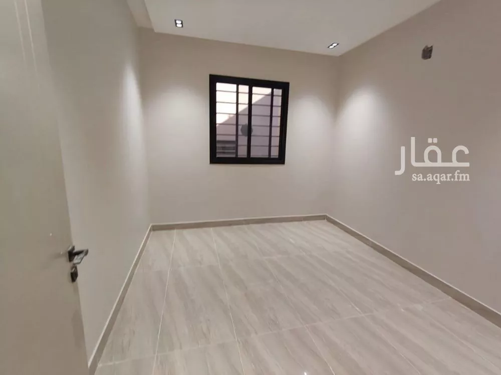 4 bedroom floor in Badr 8