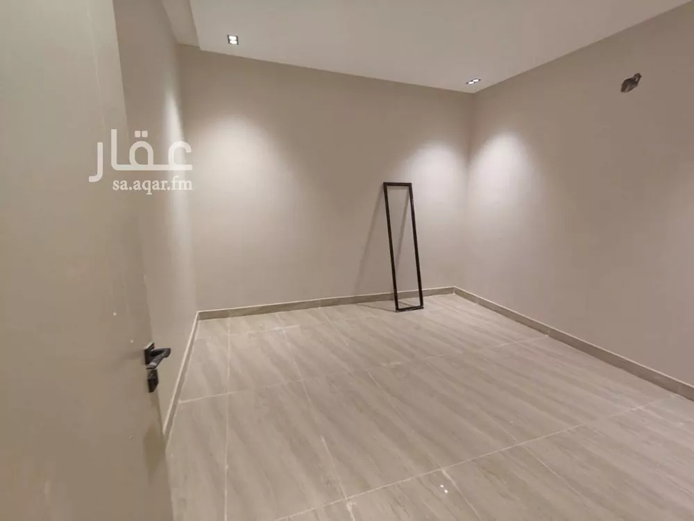 4 bedroom floor in Badr 10