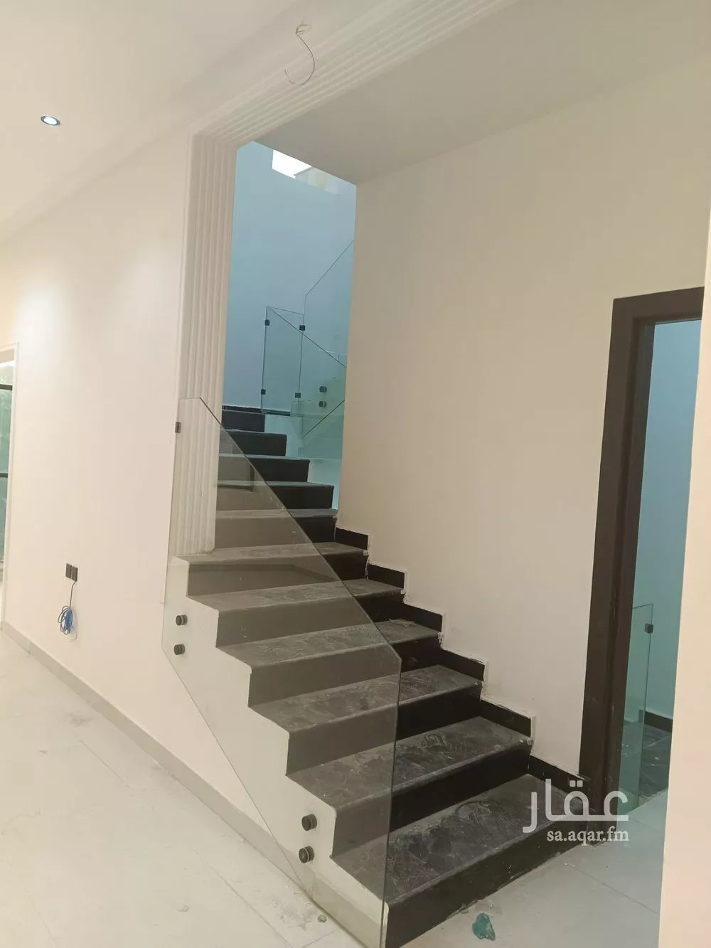 3 bedroom floor in As Suwaidi 6