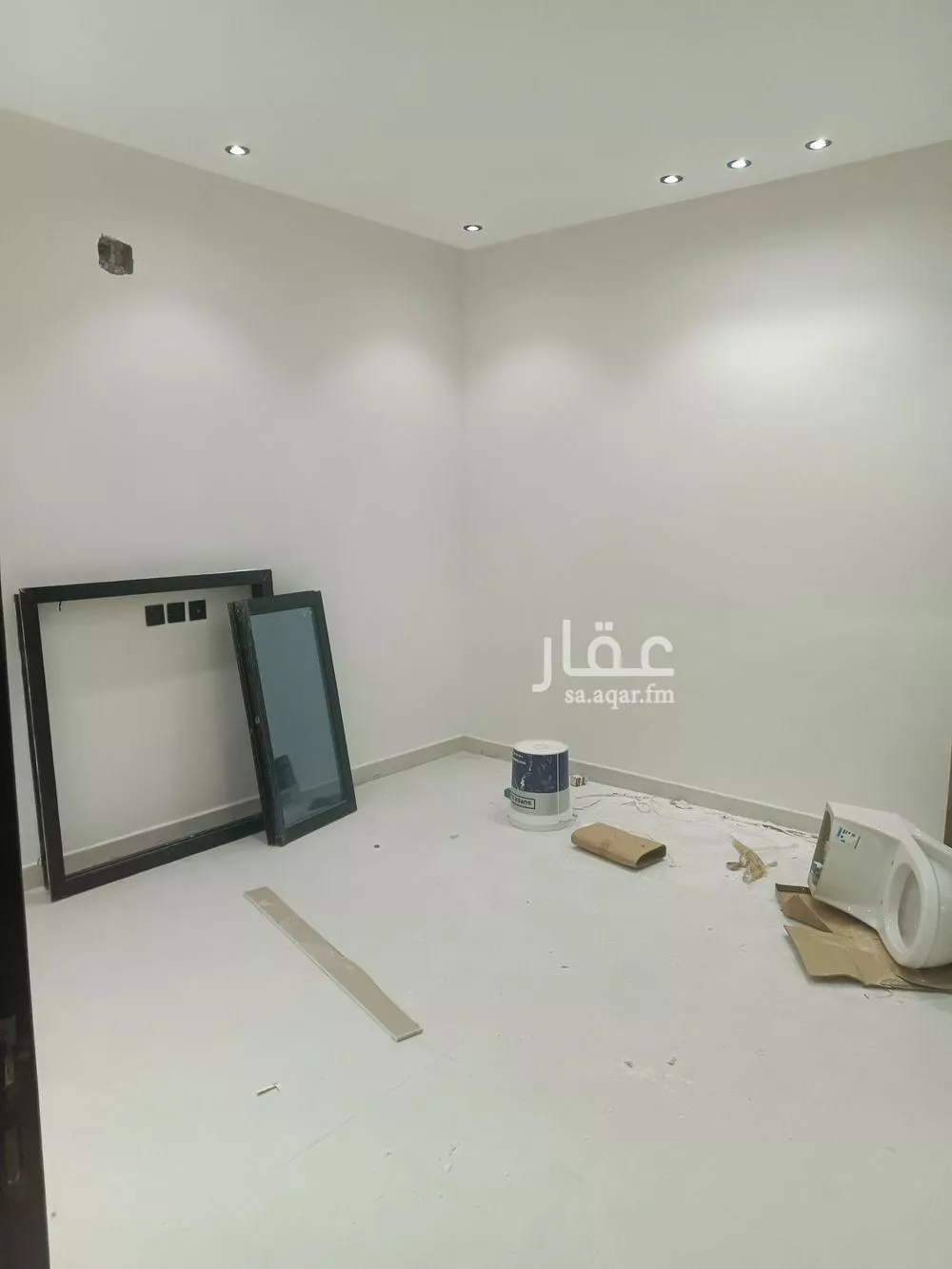 3 bedroom floor in As Suwaidi 9