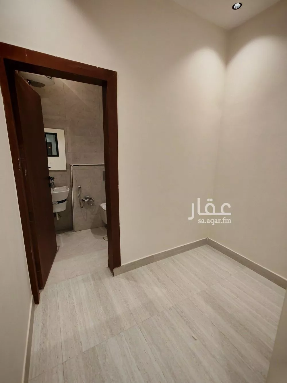 دور 6 غرف في الجنادرية 9