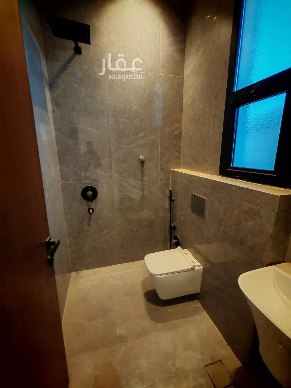 5 bedroom floor in Al Khaleej 4