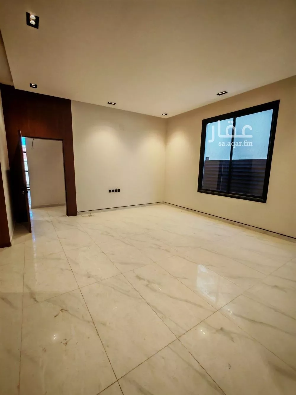 5 bedroom floor in Al Khaleej 8