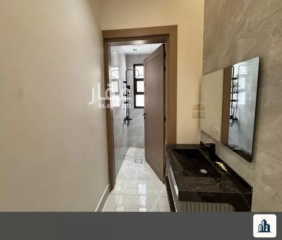 4 bedroom floor in Al Janadriyah 8