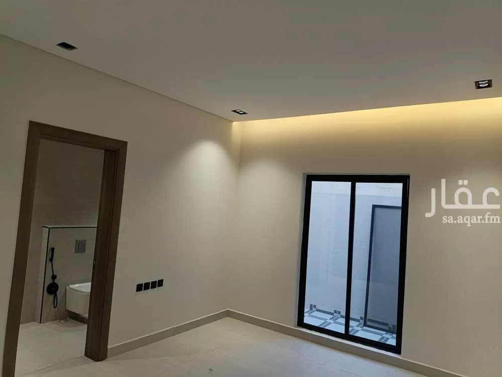 3 bedroom floor in As Suwaidi 12