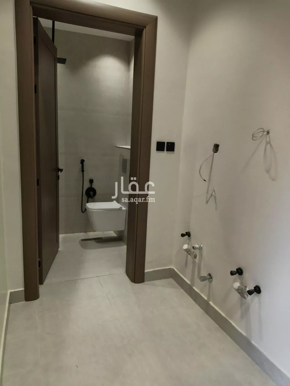 3 bedroom floor in As Suwaidi 10