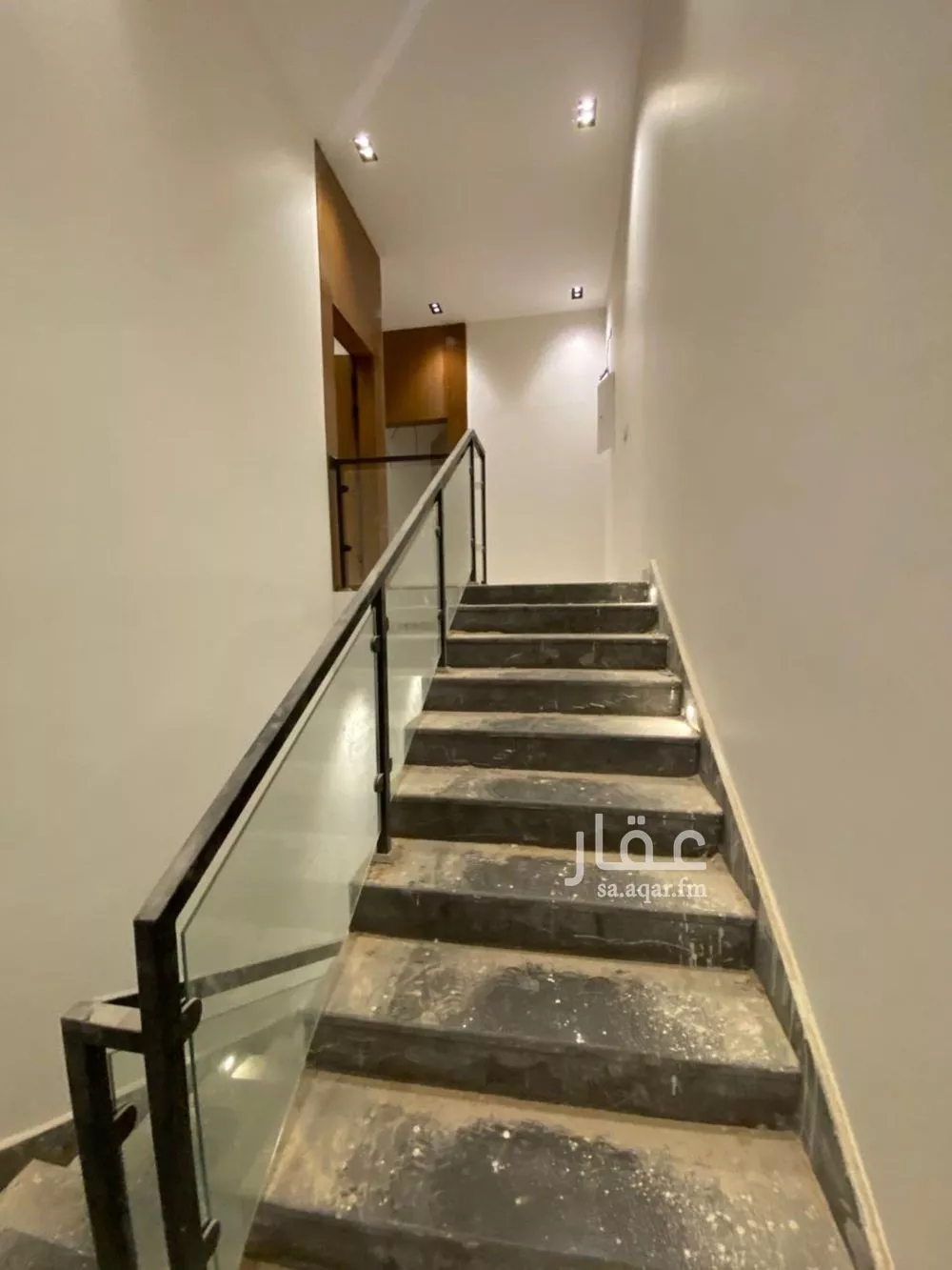 5 bedroom floor in Al Khaleej 2