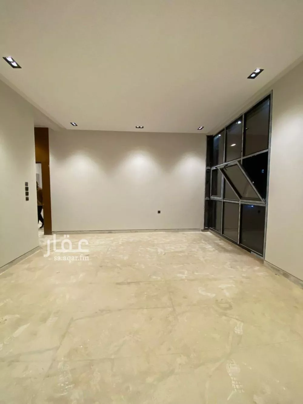 5 bedroom floor in Al Khaleej 9