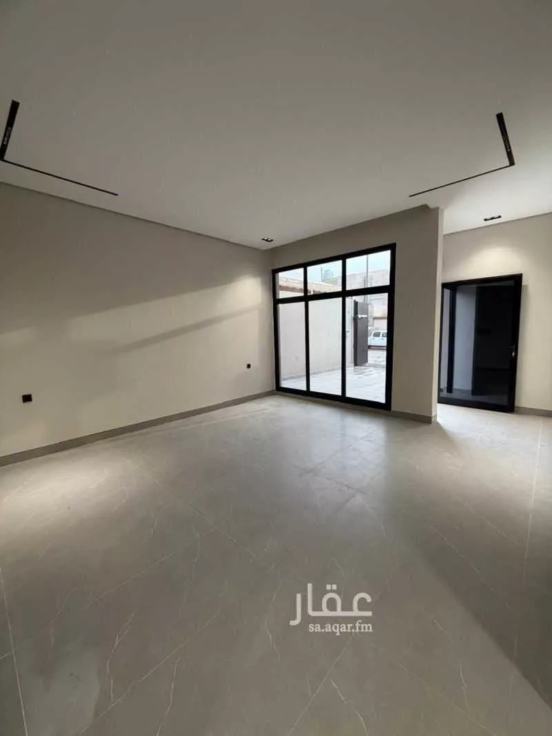 4 bedroom floor in Ishbiliyah 9