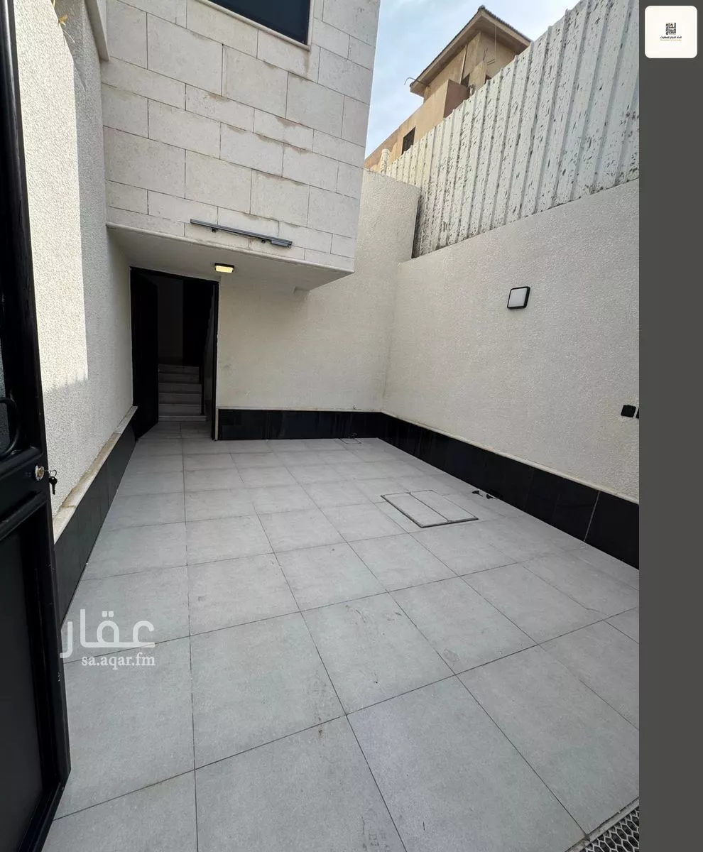 3 bedroom floor in Al Shifa 17