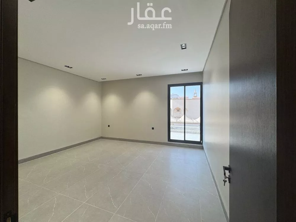 4 bedroom floor in Ishbiliyah 11