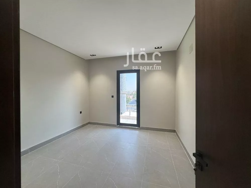 4 bedroom floor in Ishbiliyah 16