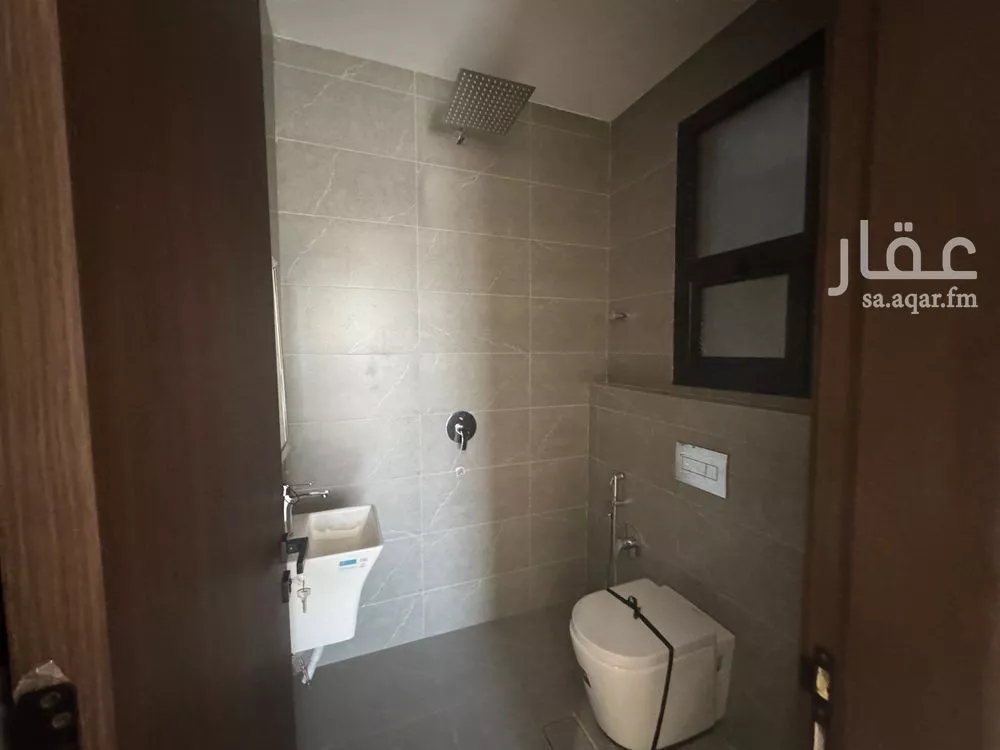 4 bedroom floor in Ishbiliyah 6
