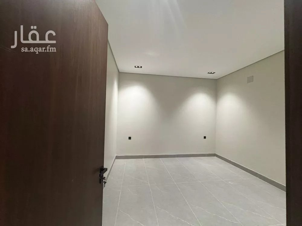 4 bedroom floor in Ishbiliyah 7
