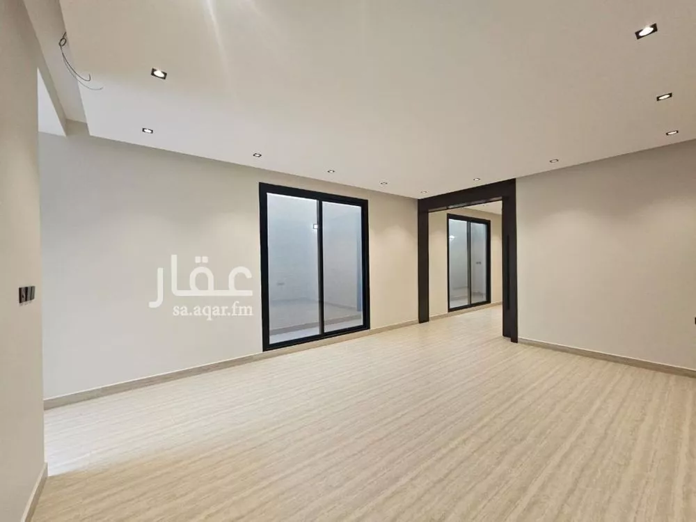 3 bedroom floor in Al Aridh 2