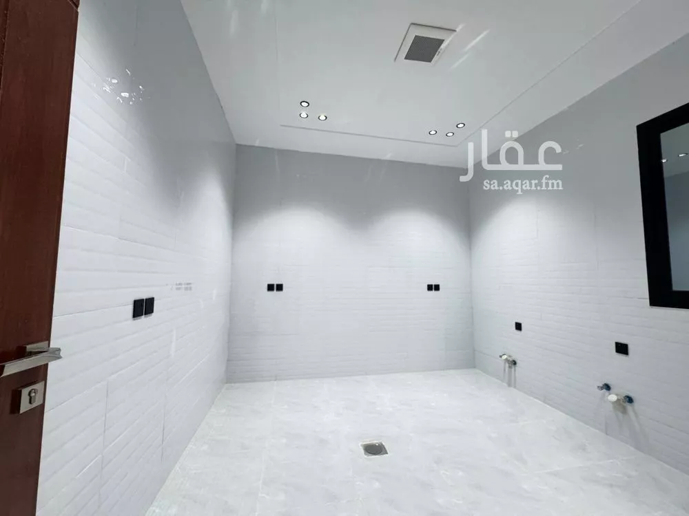 3 bedroom floor in Dahiat Namar 7