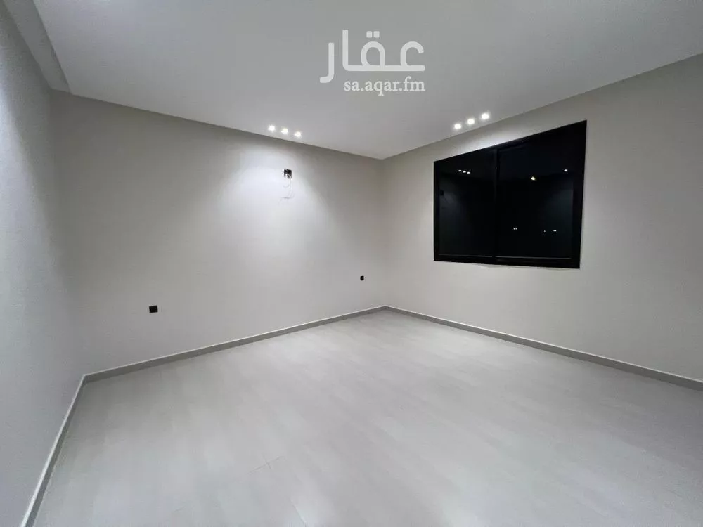 4 bedroom floor in Al Janadriyah 6