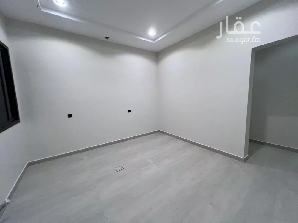 4 bedroom floor in Al Janadriyah 7