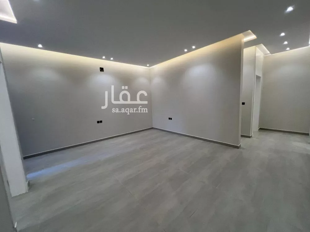 4 bedroom floor in Al Janadriyah 8