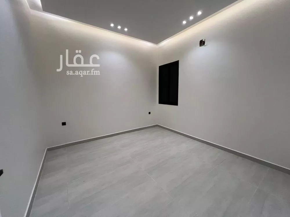 4 bedroom floor in Al Janadriyah 10