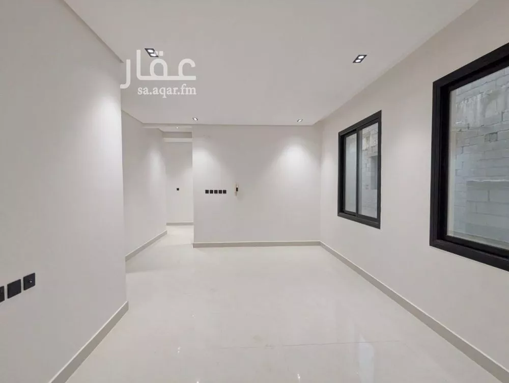 3 bedroom floor in Tuwaiq 8
