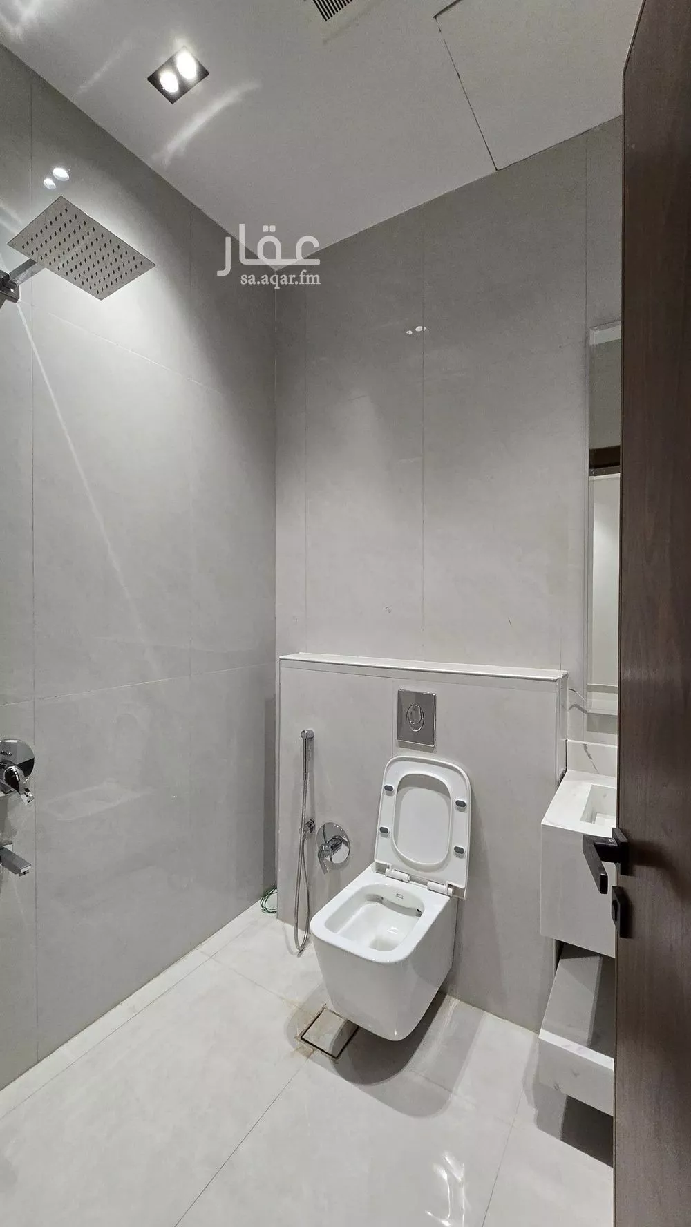 3 bedroom floor in Tuwaiq 10