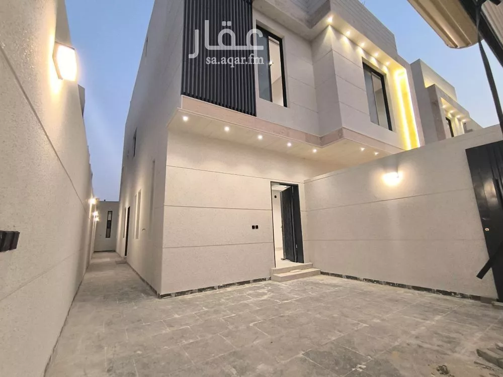3 bedroom floor in Al Uraija Al Gharbiyah 3
