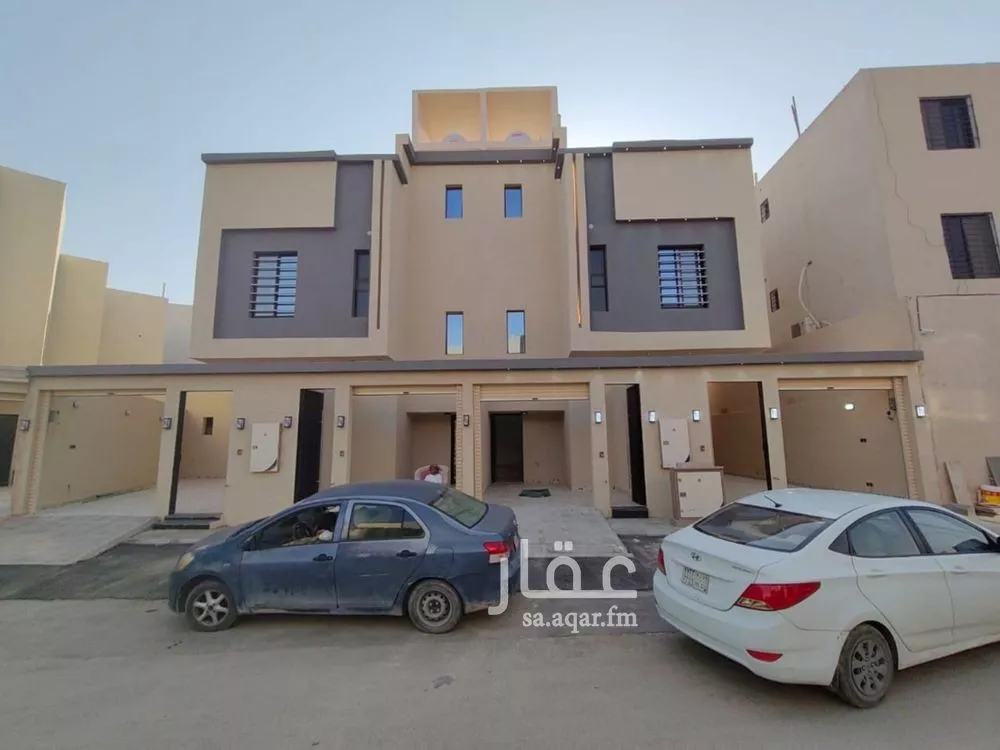 4 bedroom floor in Badr 2