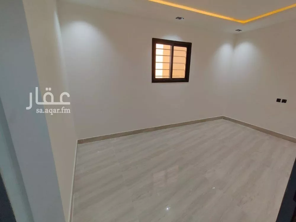 4 bedroom floor in Badr 8