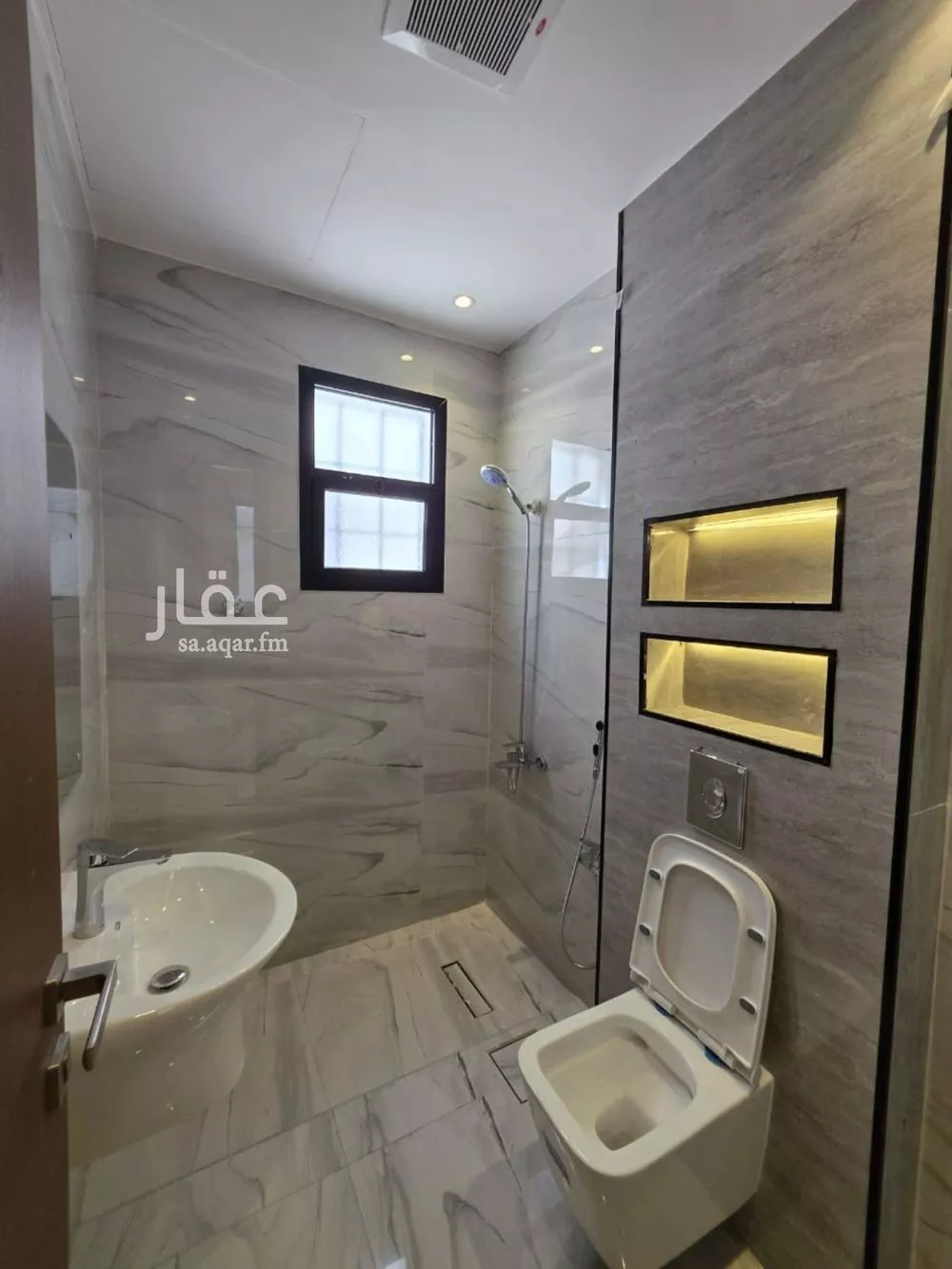 3 bedroom floor in Al Rimal 19