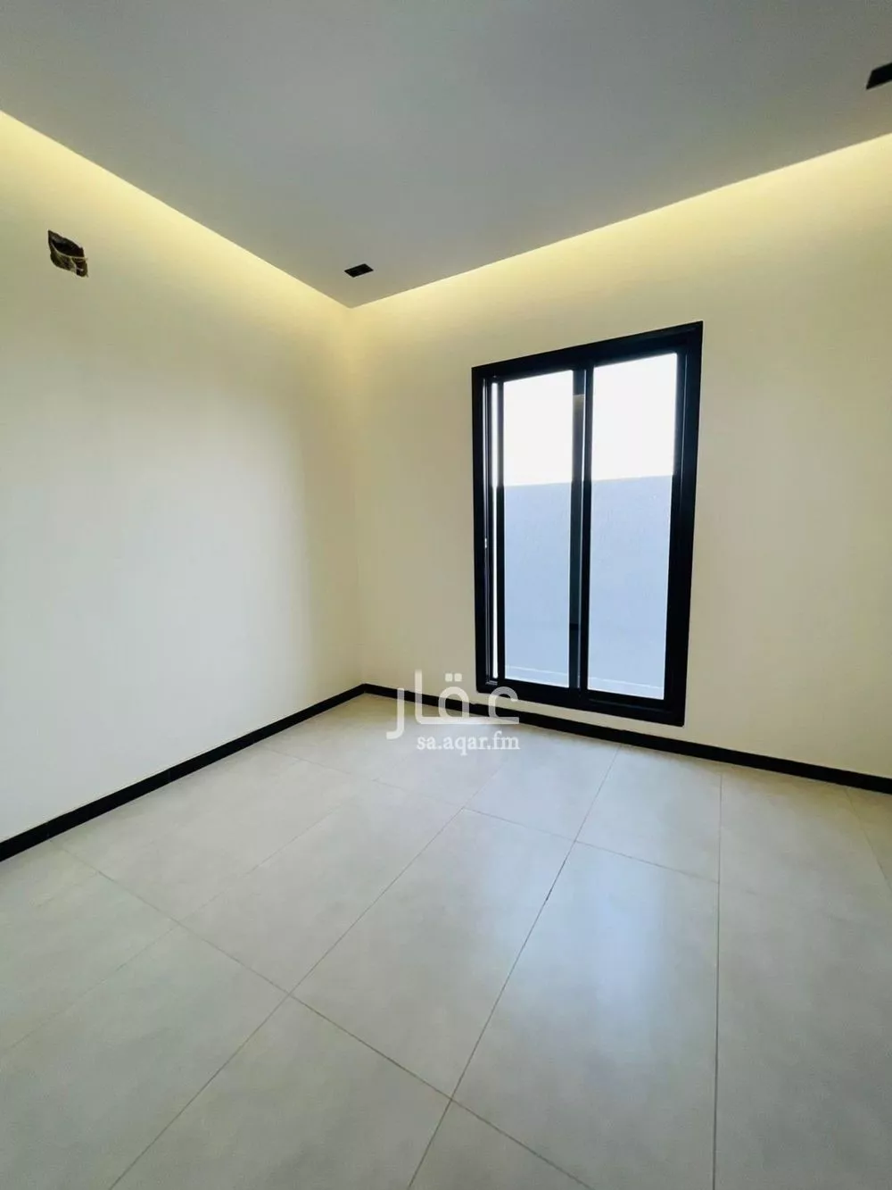 4 bedroom floor in Al Janadriyah 11