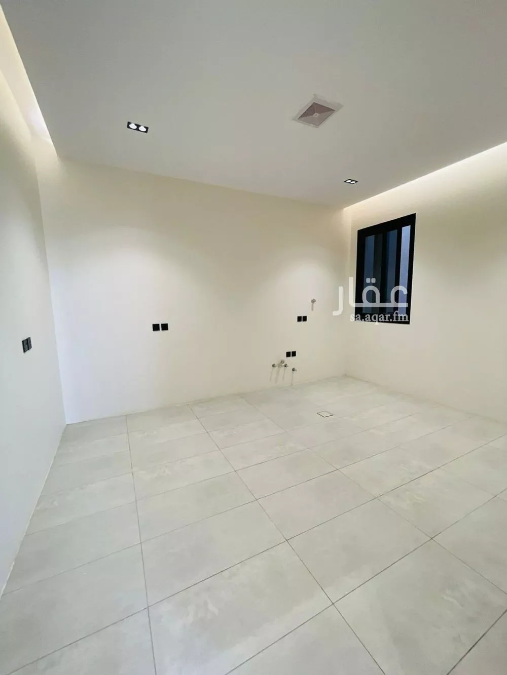 4 bedroom floor in Al Janadriyah 18