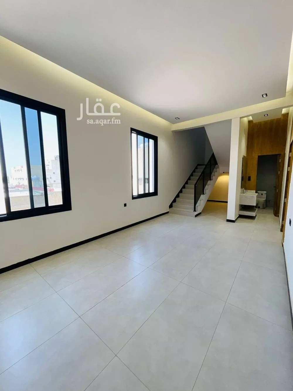 4 bedroom floor in Al Janadriyah 19