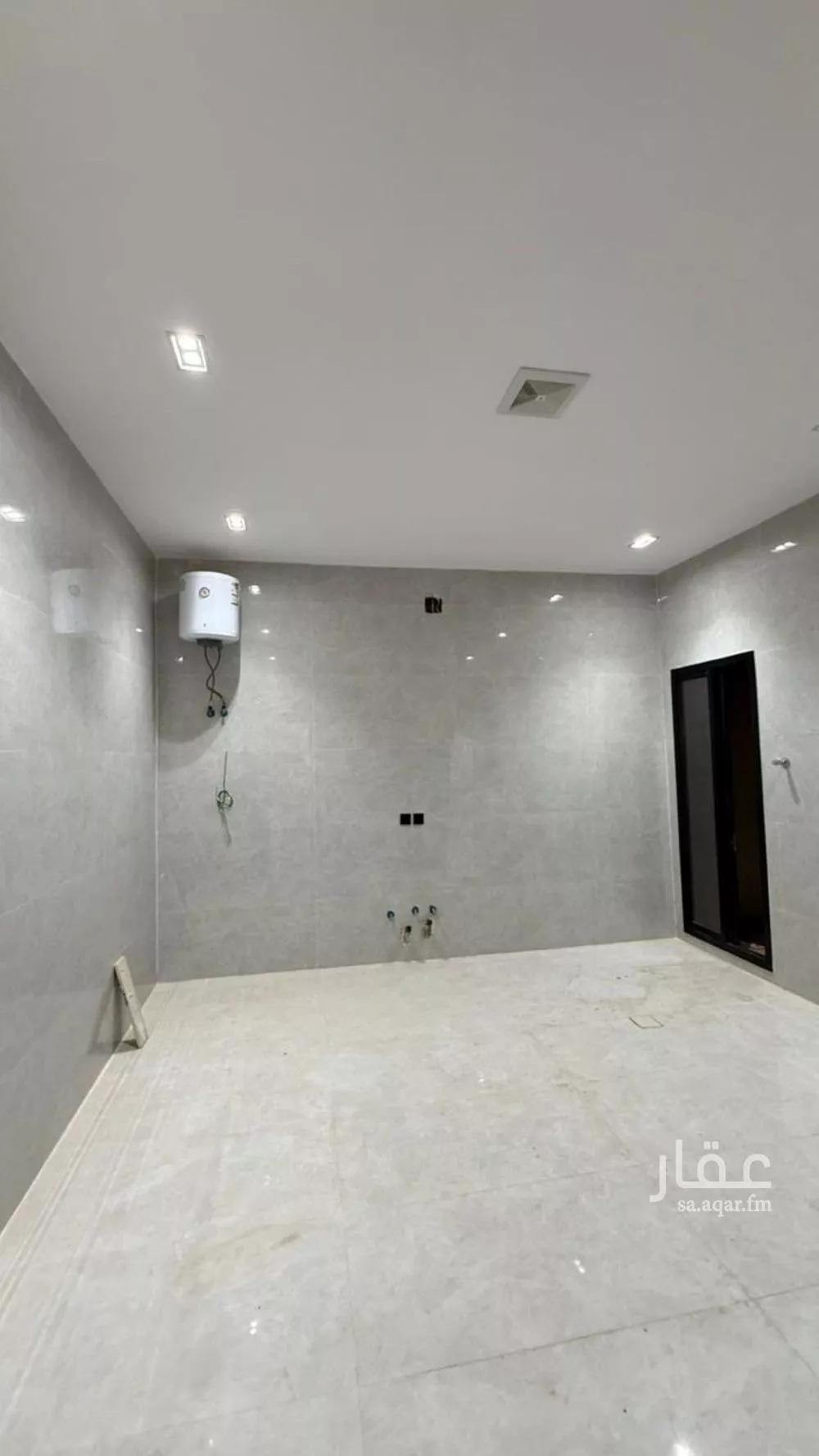 4 bedroom floor in Al Janadriyah 5