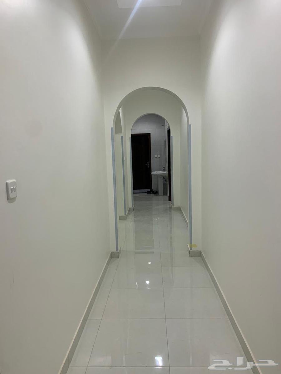 2 bedroom apartment in King Fahd, Madinah 4