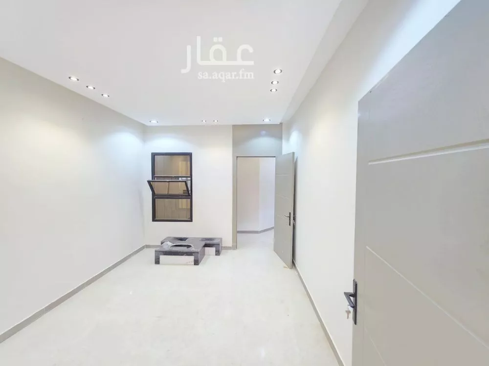 4 bedroom floor in Taibah 8