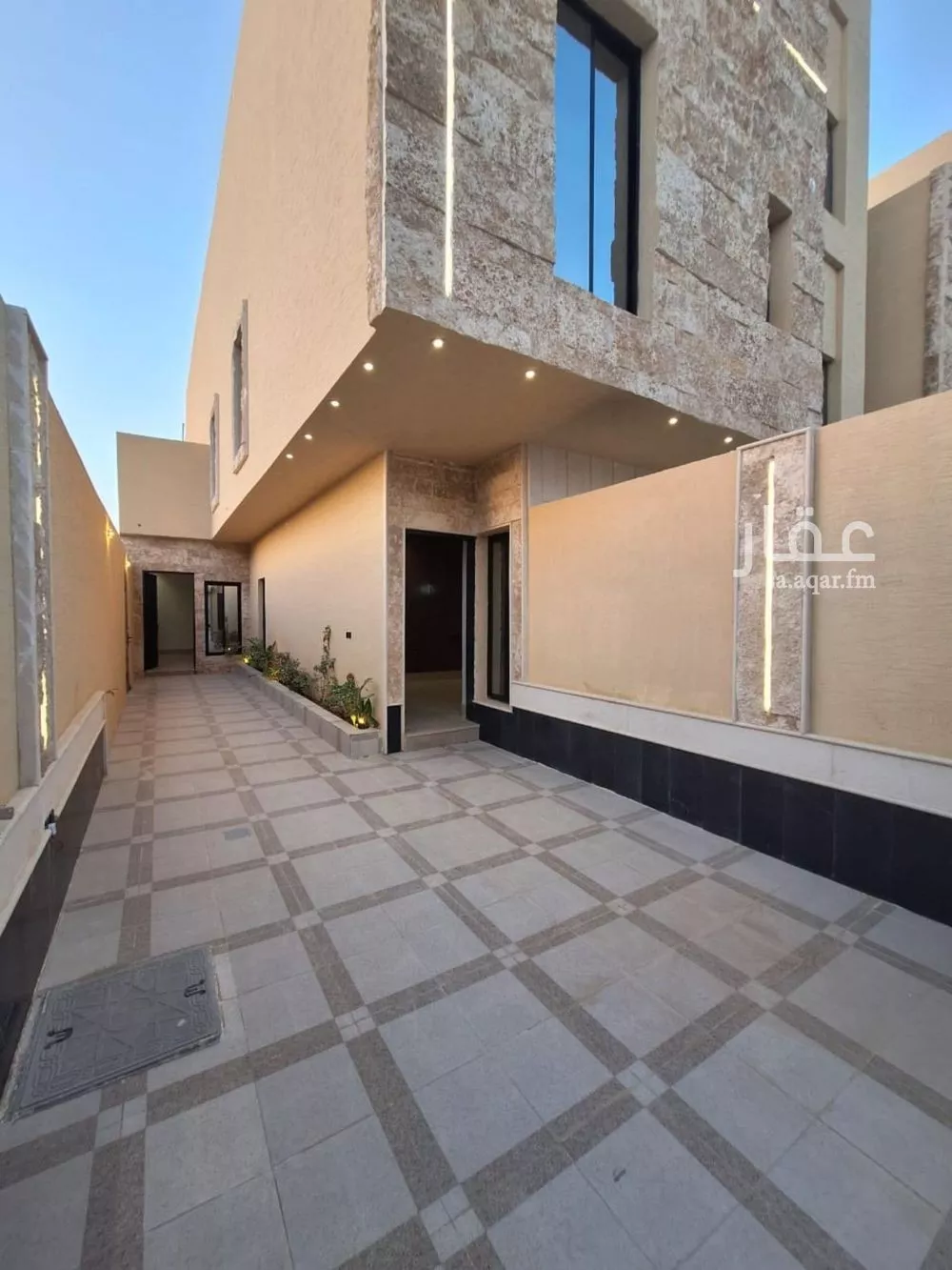 3 bedroom floor in Tuwaiq 4
