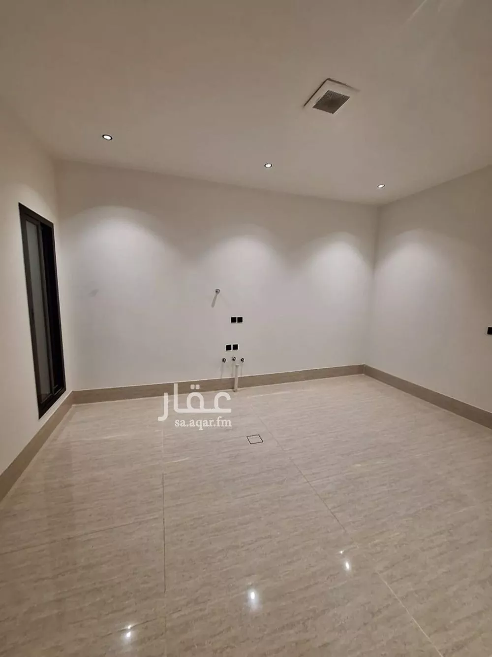3 bedroom floor in Tuwaiq 10