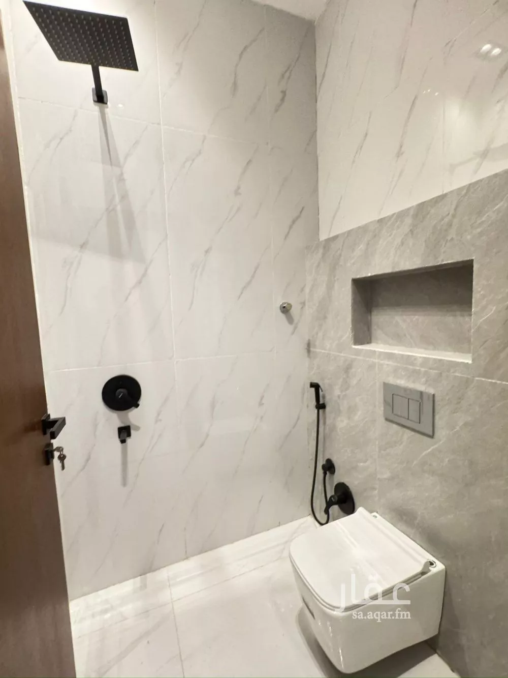 5 bedroom floor in Al Khaleej 13