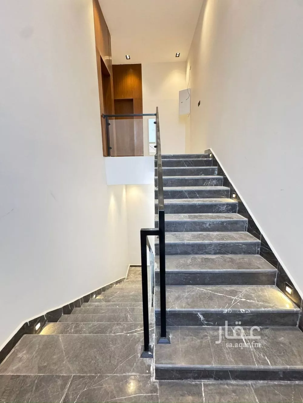 5 bedroom floor in Al Khaleej 3