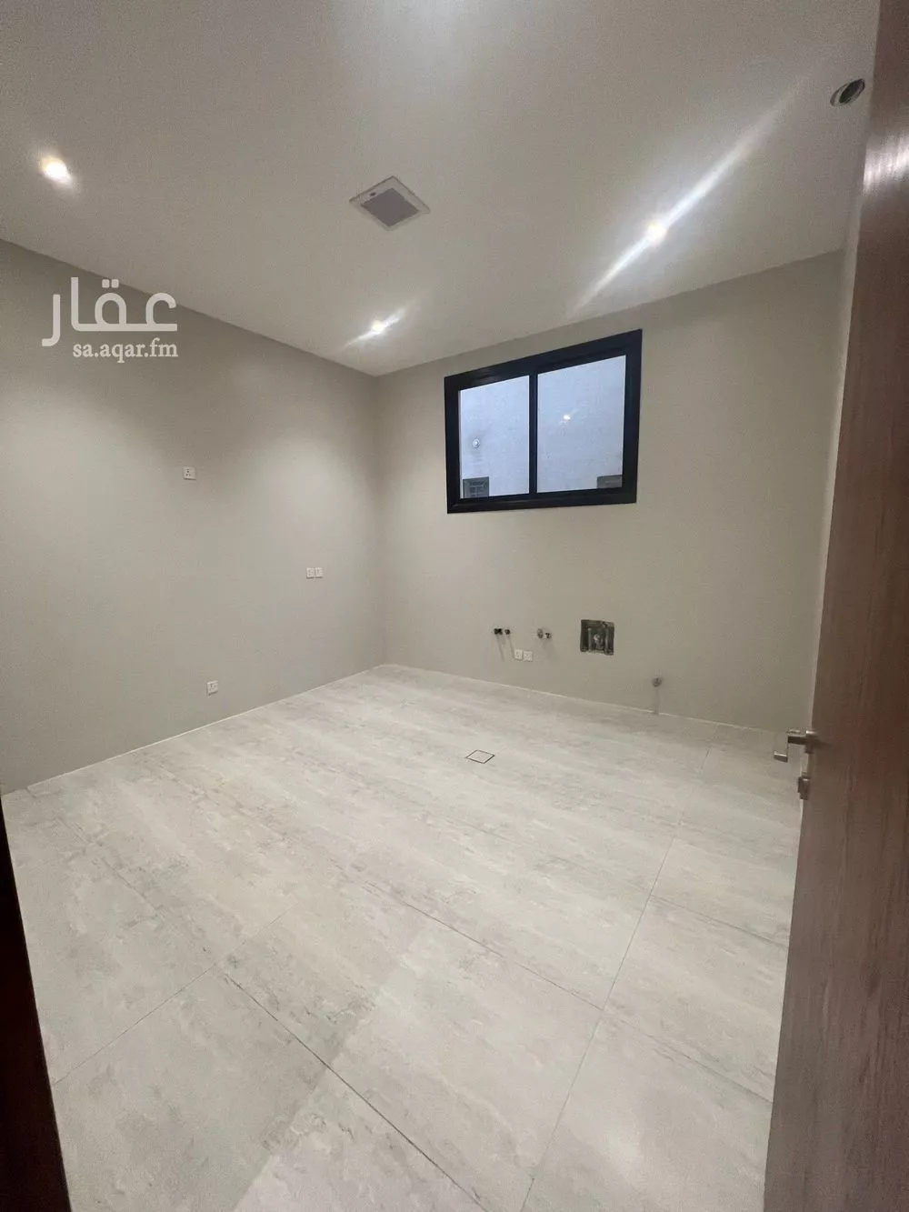 دور 3 غرف في العارض 8