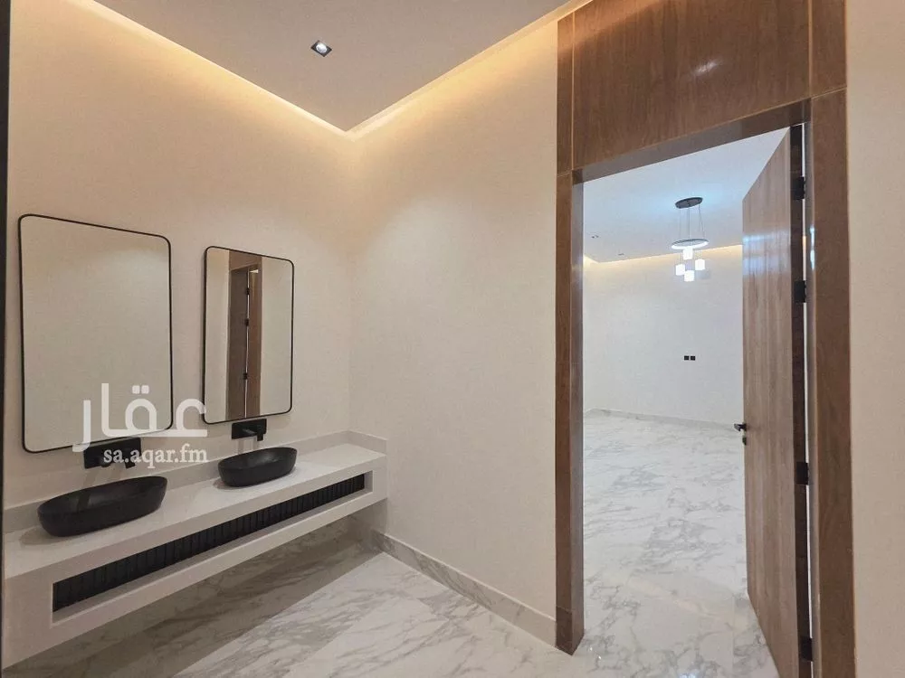 4 bedroom floor in Badr 11